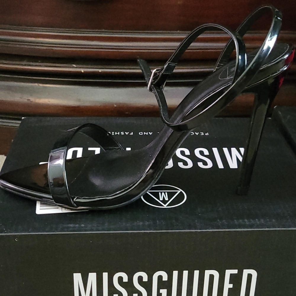 Size8 (brand new never worn)patent leather